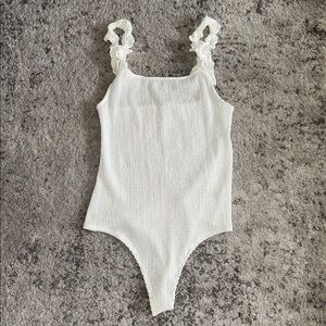 BB Dakota Steve Madden White Bodysuit with floral straps Women’s Size Large